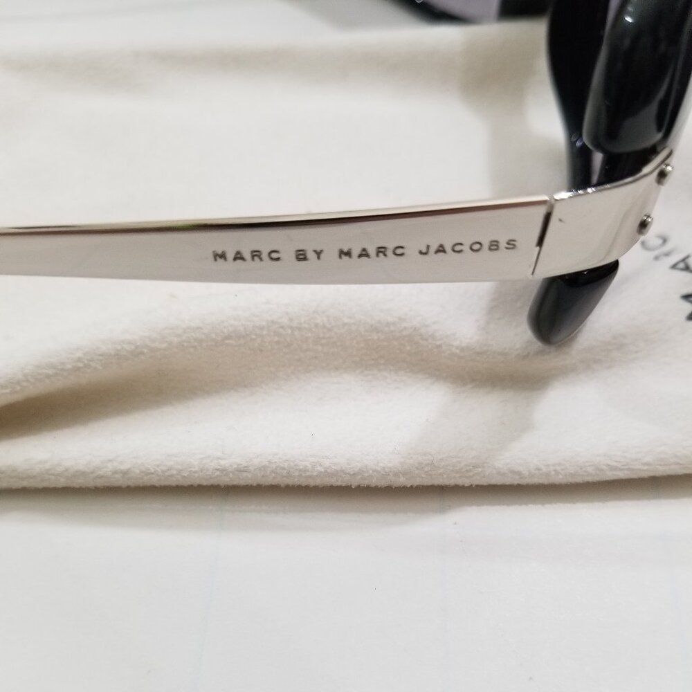 Marc Jacobs Sunglasses Black - Picture 9 of 12
